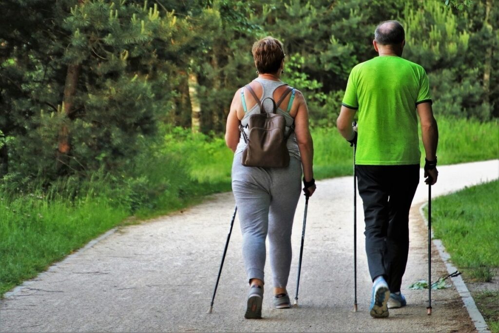 Ako môže chôdza dlhá jeden kilometer denne prospieť vášmu zdraviu: „Vyberte si túto trasu a túto hudbu“