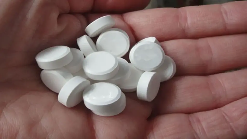 1 tablet rozdrví vo vode a vode sadenice: kefka sa potom trasie - a predĺžené sadenice sú minulosťou minulosťou