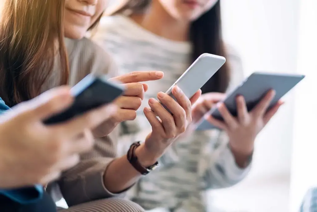 Test osobnosti: spôsob, akým držíte telefón, odhaľuje skryté črty vašej povahy