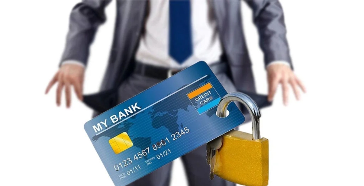 Ministerstvo financií zmrazí všetky bankové účty a kreditné karty daňovníkov zo zoznamu