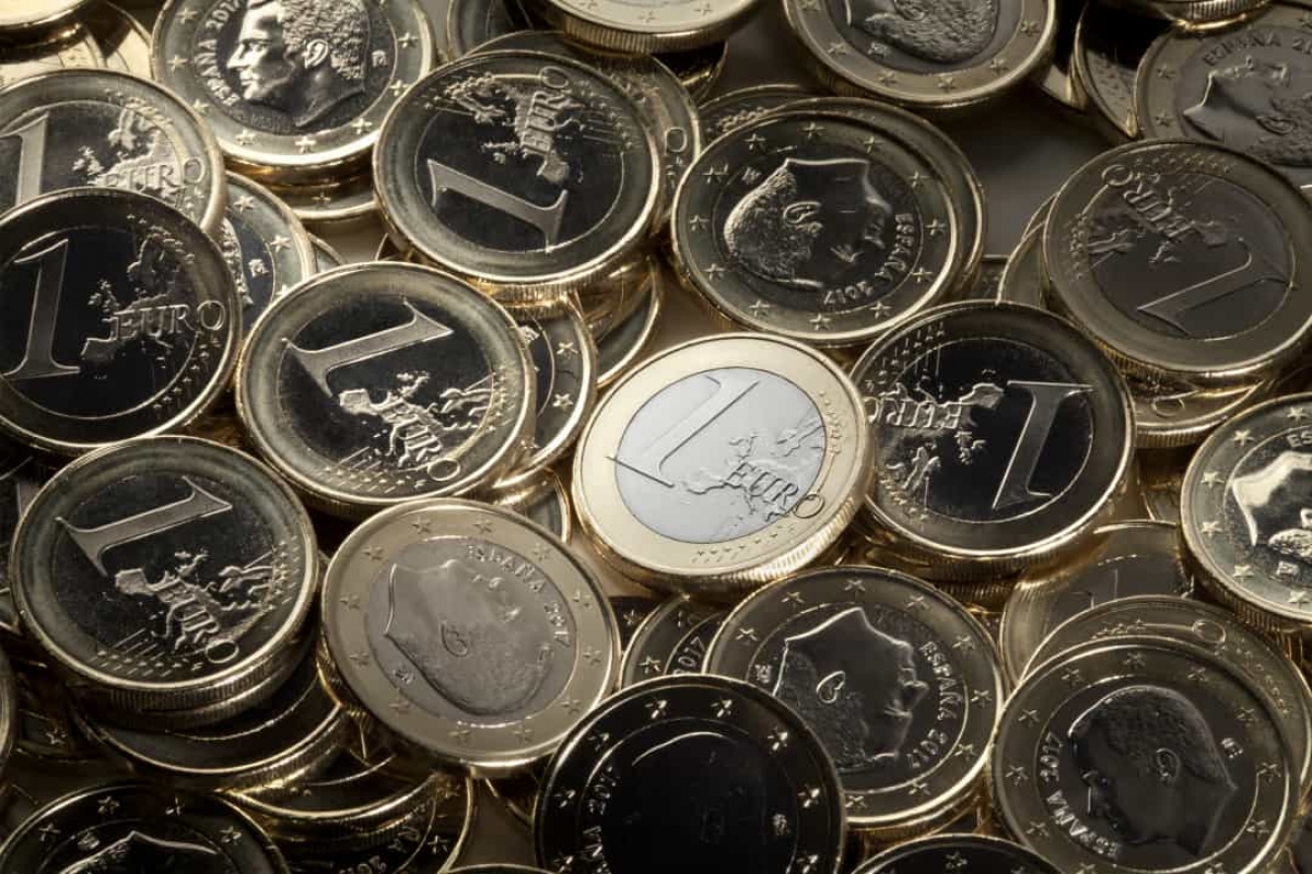 Omyl, ktorý znásobuje jej hodnotu: práve minca 1 euro dosahuje na slovenskom numizmatickom trhu prekvapivé čísla.