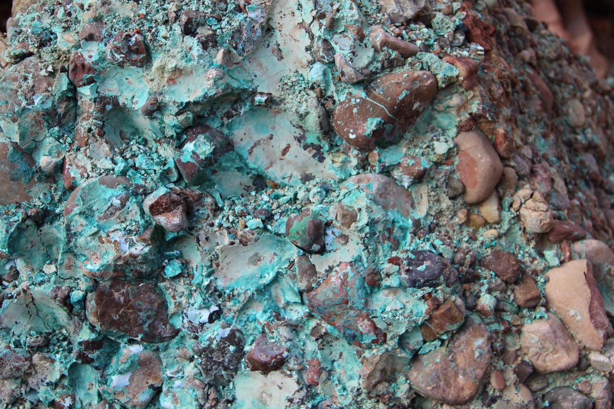 Geologická senzácia: najväčšie ložisko zlata za posledných 30 rokov. 80 miliónov uncí. Bude z neho ťažiť chudobná krajina?