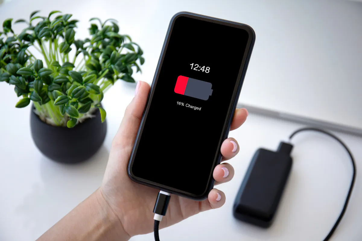 Čo by ste mali vypnúť ako prvé: nabíjačku alebo mobilný telefón?