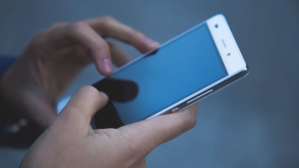 Dôvod, prečo je náklad vášho mobilu a trik toľko zahrievaný na jeho vyriešenie