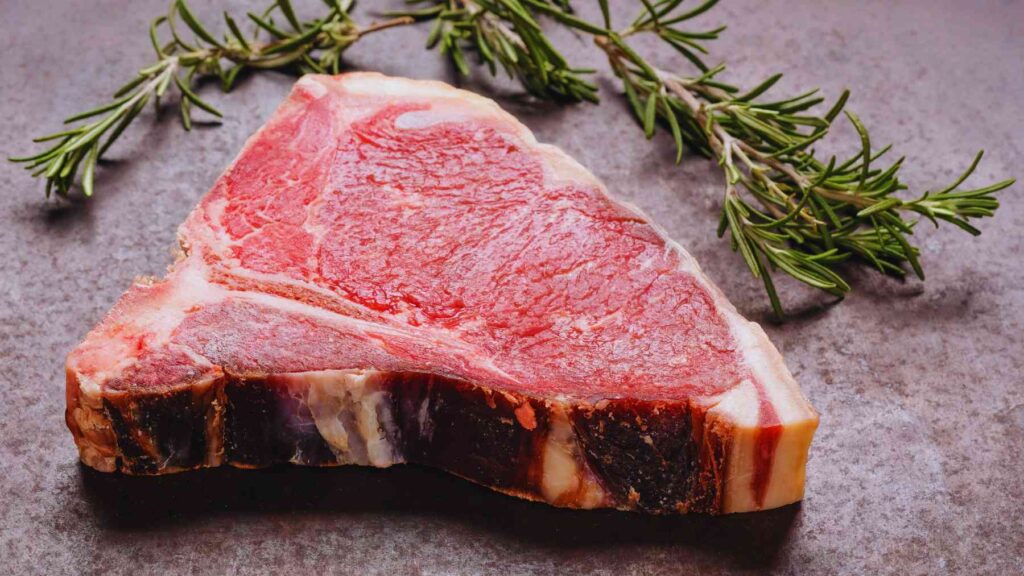 Butcher varuje pred chybou, ktorú urobíme pri udržiavaní chuletonu v chladničke: žiada, aby sme to neurobili znova