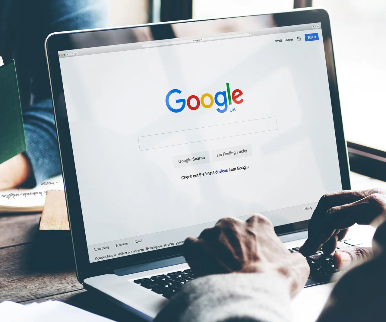 Zadajte toto slovo do vyhľadávača Google a zistíte pravdu o vašom internete. Polovica Slovákov nepozná túto funkciu a platí viac, ako by mala.