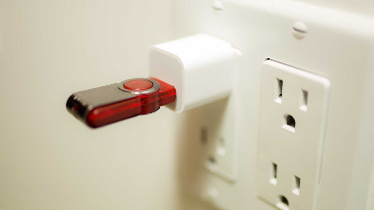 Čo sa stane, keď pripojíte USB kľúč k nabíjačke mobilného telefónu: vyskúšal som to a stalo sa toto